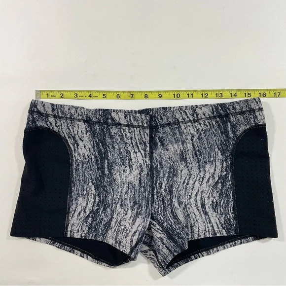 Lululemon Water Sweat 2 Swim Water Short Texture Twist White Black - Picture 5 of 7